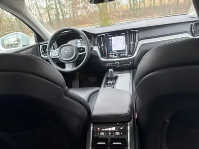 Volvo V60 Cross Country B4 Mild Hybrid AWD — SUV familial sophistiqué, garantie Swiss Premium incluse — Miniature 8