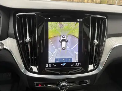 Volvo V60 Cross Country B4 Mild Hybrid AWD — SUV familial sophistiqué, garantie Swiss Premium incluse — Miniature 12