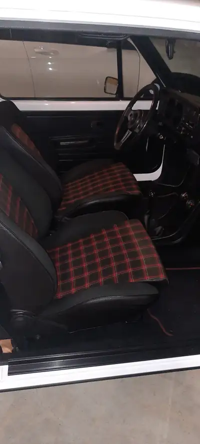 VW Golf 1 GTI 1979 — L'icône des hot-hatch, motorisation d'époque authentique — Detail