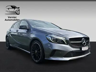 Mercedes-Benz A 180 — Berline compacte automatique, faible kilométrage et garantie 12 mois — vue extérieure