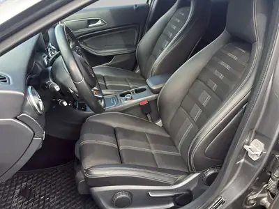 Mercedes-Benz A 180 — Berline compacte automatique, faible kilométrage et garantie 12 mois — Miniature 12