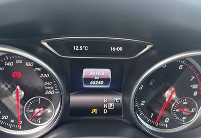 Mercedes-Benz A 180 — Berline compacte automatique, faible kilométrage et garantie 12 mois — Miniature 15