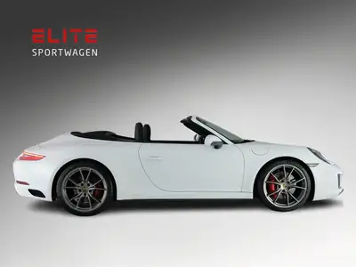 Porsche 911 Carrera 4S Cabrio — Roadster mythique, 450 ch et toutes roues motrices — détail