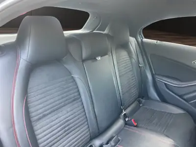Mercedes-Benz A 220 CDI AMG Line — Diesel performant, expertise certifiée — Miniatura 14
