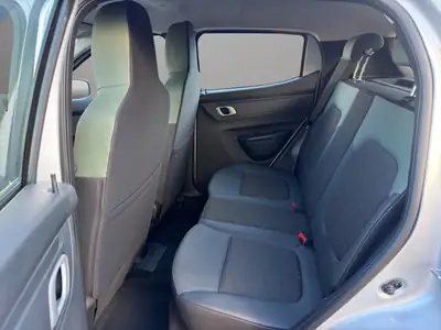 Dacia Spring 27 kWh Extreme — Citadine électrique compacte, garantie constructeur complète — Thumbnail 13