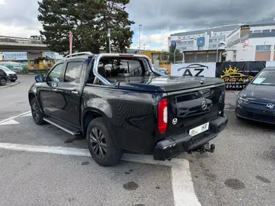 Mercedes-Benz X 250 d 4MATIC — Pickup robuste, diesel économique et garantie 2 ans — intérieur