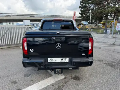 Mercedes-Benz X 250 d 4MATIC — Pickup robuste, diesel économique et garantie 2 ans — tableau de bord