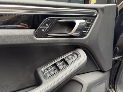 Porsche Macan S Diesel PDK — SUV Premium 258 ch, sans accident — Miniatur 12