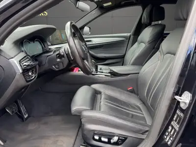 BMW 540i xDrive M Sport — Berline de prestige, première main, 74'000 km — Miniatura 10