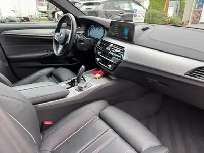BMW 540i xDrive M Sport — Berline de prestige, première main, 74'000 km — Miniatura 19