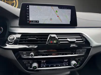 BMW 540i xDrive M Sport — Berline de prestige, première main, 74'000 km — Miniatura 23