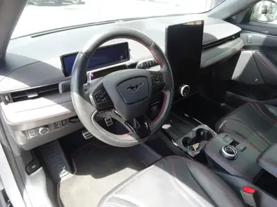 Ford Mustang MACH-E AWD 75 kWh — SUV électrique haute performance, 82'000 km seulement — Thumbnail 8