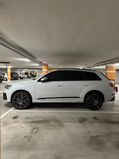 Audi SQ7 4.0 V8 TFSI — SUV 7 places haute performance, 34'000 km seulement — interior
