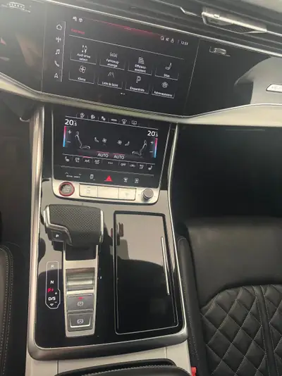 Audi SQ7 4.0 V8 TFSI — SUV 7 places haute performance, 34'000 km seulement — Thumbnail 8