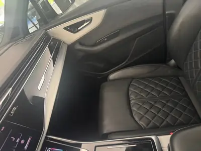 Audi SQ7 4.0 V8 TFSI — SUV 7 places haute performance, 34'000 km seulement — Thumbnail 11