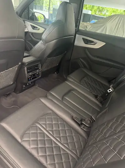 Audi SQ7 4.0 V8 TFSI — SUV 7 places haute performance, 34'000 km seulement — Thumbnail 12