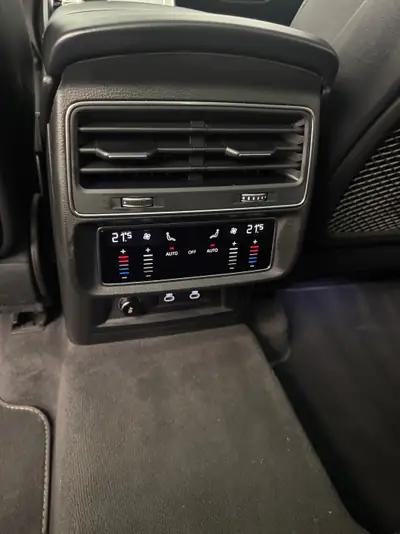 Audi SQ7 4.0 V8 TFSI — SUV 7 places haute performance, 34'000 km seulement — Thumbnail 14