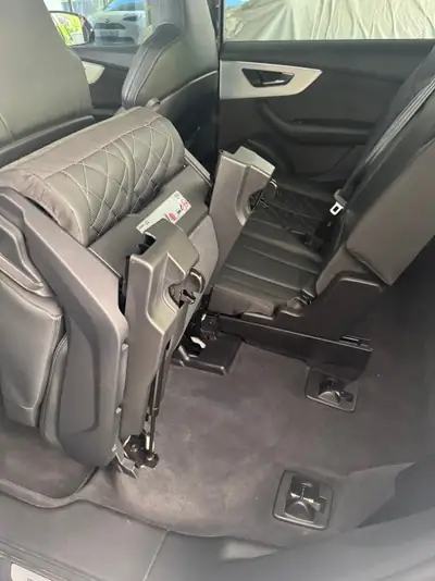 Audi SQ7 4.0 V8 TFSI — SUV 7 places haute performance, 34'000 km seulement — Thumbnail 15