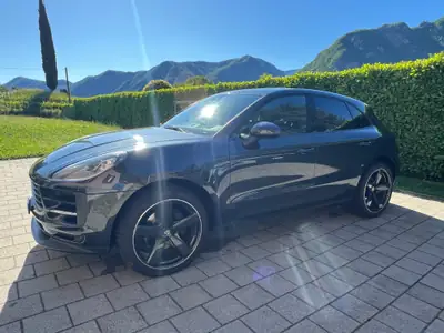 Porsche Macan 2.0 — Sportivité et élégance, 72'000 km seulement — côté