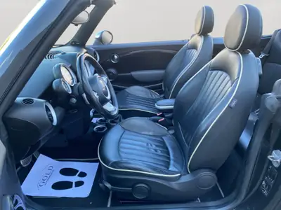 MINI Cooper S Cabriolet Steptronic — Décapotable urbaine dynamique, expertisée et sans sinistre — tableau de bord