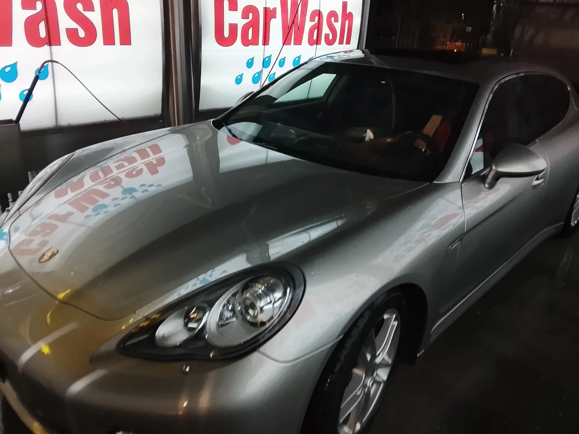 Porsche Panamera 4.8 V8 4S PDK — Gran turismo sportif, 165'000 km, sans sinistre — vue extérieure