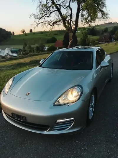 Porsche Panamera 4.8 V8 4S PDK — Gran turismo sportif, 165'000 km, sans sinistre — tableau de bord