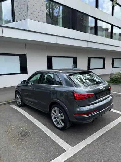 Audi Q3 2.0 TFSI Sport quattro — SUV compact performant, 59 500 km, traction intégrale — Innenraum
