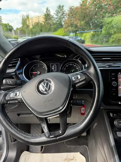 VW Touran 2.0 TDI BlueMotion — Monospace fiable, consommation maîtrisée, 185 000 km — Miniature 11