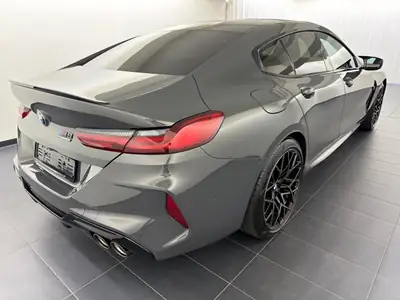BMW M8 xDrive M Competition 2025 — Coupé sportif 626 ch, première main avec garantie — rear view