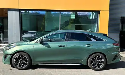 Kia ProCeed 1.5 T-GDi MHEV GT-Line — Break sportif hybride, 16'000 km seulement — dashboard