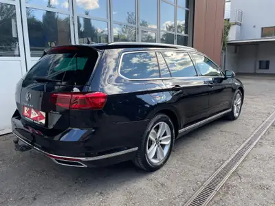 VW Passat 2.0 TDI 200 4Motion — Break robuste, transmission DSG, 4 roues motrices — rear view