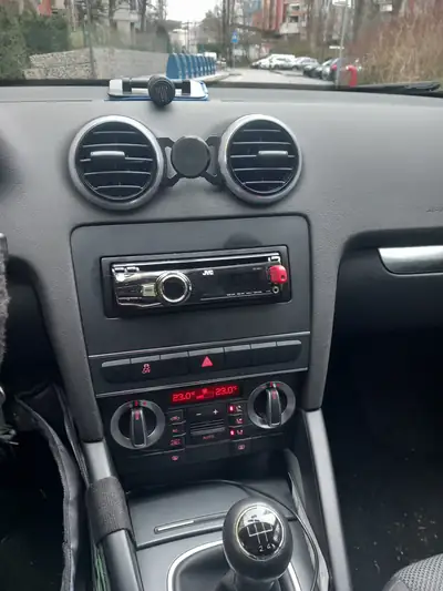 Audi A3 Sportback 102 ch — Break compact fiable, sans sinistre — fianco
