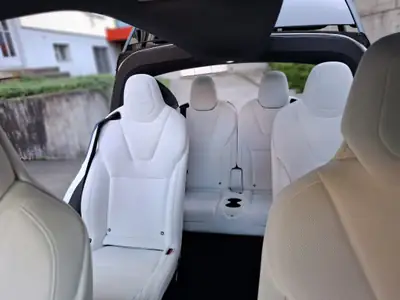 Tesla Model X Ludicrous Performance — SUV électrique 7 places, 795 ch, Autopilot avancé — Miniatura 12