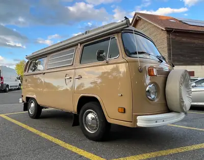 VW T2 Westfalia Campmobile 1979 — Légende du camping-car, 86 500 km — vista esterna