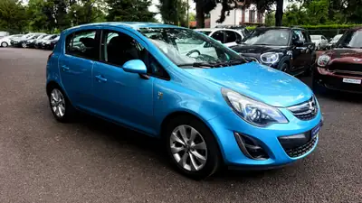 Opel Corsa 1.4 TP Color Edition — Citadine fiable, très bon état, pneus été/hiver inclus — arrière