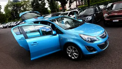 Opel Corsa 1.4 TP Color Edition — Citadine fiable, très bon état, pneus été/hiver inclus — Miniature 15