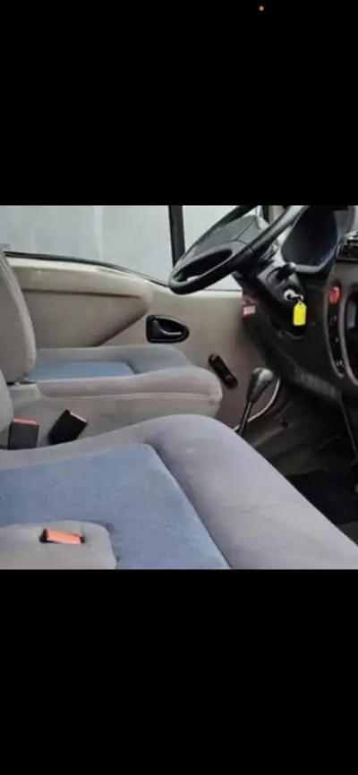 Renault Master 2.8 dTi — Utilitaire robuste pour transport chevaux, 120'000 km — Miniatura 14