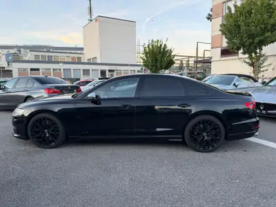 Audi S8 TFSI quattro — Berline de luxe sportive, 571 ch, Full Black premium — Heckansicht