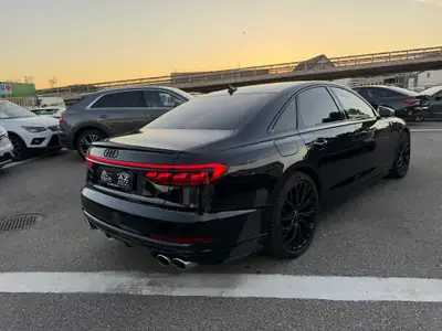 Audi S8 TFSI quattro — Berline de luxe sportive, 571 ch, Full Black premium — Detail