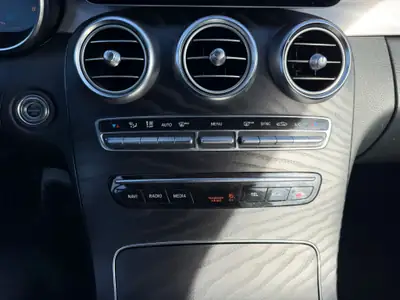 Mercedes-Benz C 200 AMG Line Cabriolet — Décapotable élégante, hybride léger, 115'000 km — Thumbnail 24