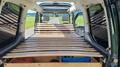 Subaru E12 Wagon 4WD — Routière polyvalente des années 90, intérieur aménagé — Miniature 14