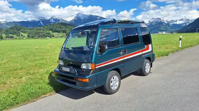 Subaru E12 Wagon 4WD — Routière polyvalente des années 90, intérieur aménagé — Miniature 16