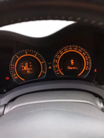 Toyota Auris 1.4 D-4D Linea Luna — Berline compacte fiable, faible consommation diesel — détail
