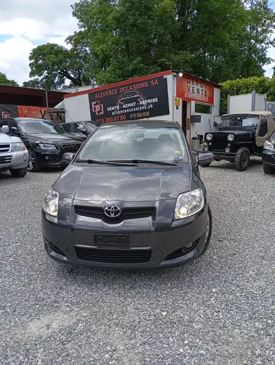 Toyota Auris 1.4 D-4D Linea Luna — Berline compacte fiable, faible consommation diesel — Miniature 15