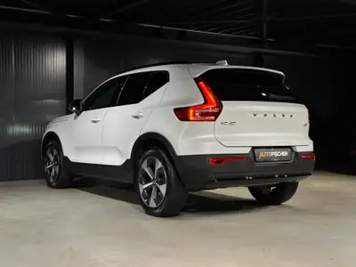 Volvo XC40 B3 Mild Hybrid — SUV compact élégant, très peu kilométré — Thumbnail 8
