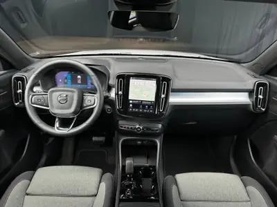 Volvo XC40 B3 Mild Hybrid — SUV compact élégant, très peu kilométré — Thumbnail 15