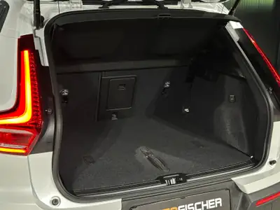 Volvo XC40 B3 Mild Hybrid — SUV compact élégant, très peu kilométré — Thumbnail 25
