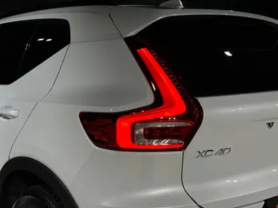 Volvo XC40 B3 Mild Hybrid — SUV compact élégant, très peu kilométré — Thumbnail 28