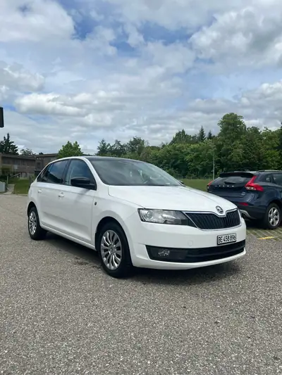 Skoda Rapid 1.4 TSI Ambition DSG — Break pratique, moteur performant, état impeccable — vista esterna