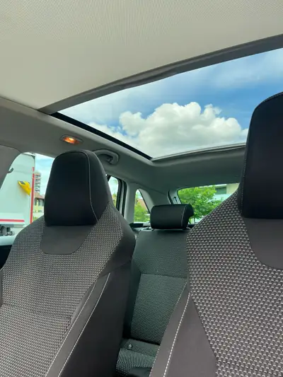 Skoda Rapid 1.4 TSI Ambition DSG — Break pratique, moteur performant, état impeccable — Miniatura 9